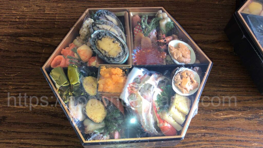 匠本舗京都祇園料亭岩元おせち海宝箱弐の重を出したところ