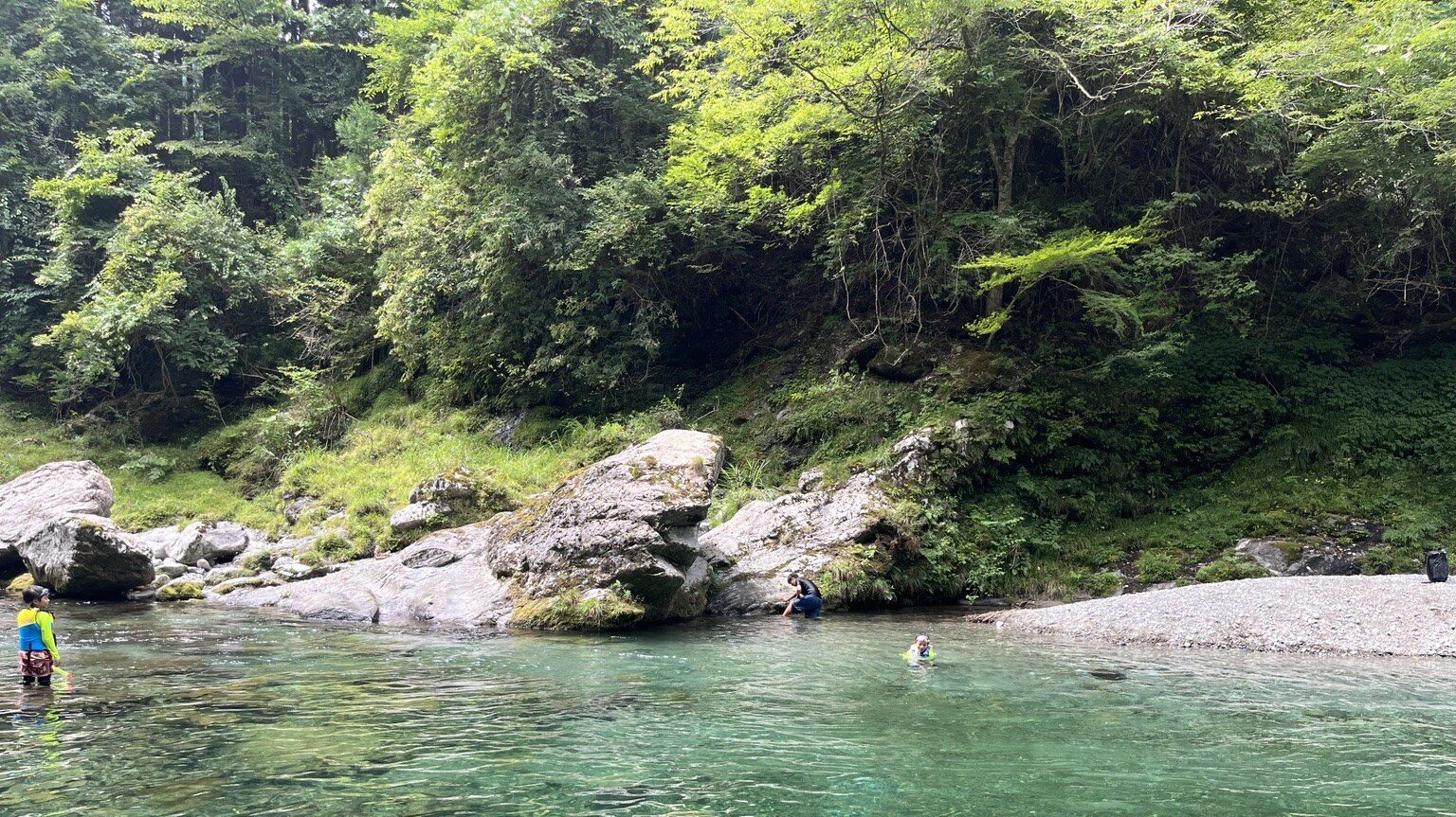みたらい渓谷の清流