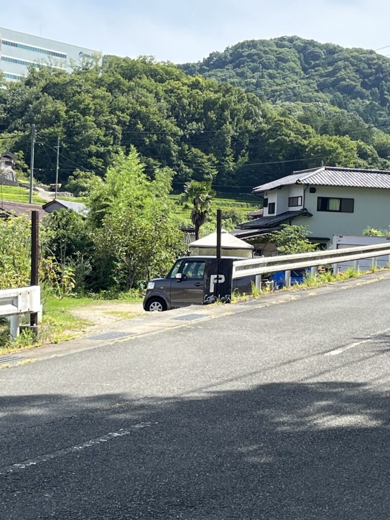 猪名川町・山の駅の駐車場入口